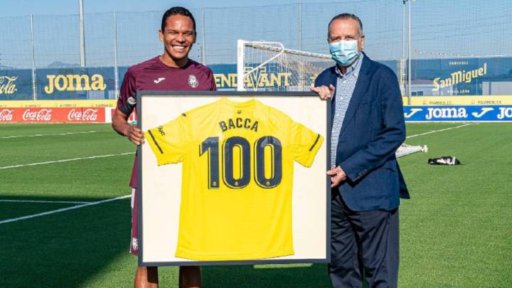 Villarreal le rinde homenaje a Bacca por sus 100 partidos