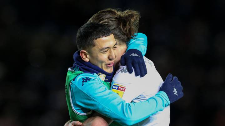 Ian Poveda y Leeds podrían ascender este fin de semana a la Premier League