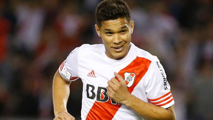 Teófilo Gutiérrez se reportó con varios paquetes de ayuda a los niños que más lo necesitan