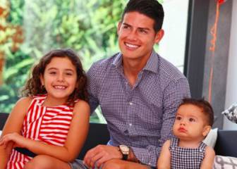 James y Samuel disfrutan de la visita de Salomé