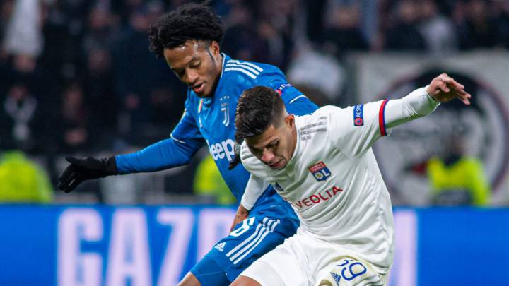 Cuadrado ante el Lyon jugó de extremo