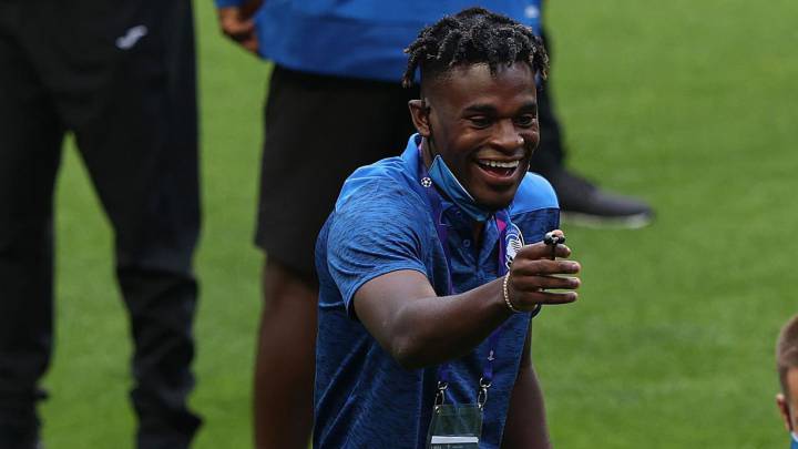 Duván Zapata en Lisboa para Champions