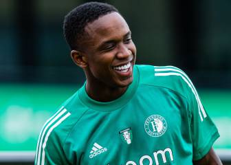 Sinisterra se pone a punto y espera crecer con Van Persie