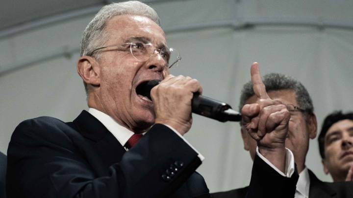 Álvaro Uribe Vélez, senador