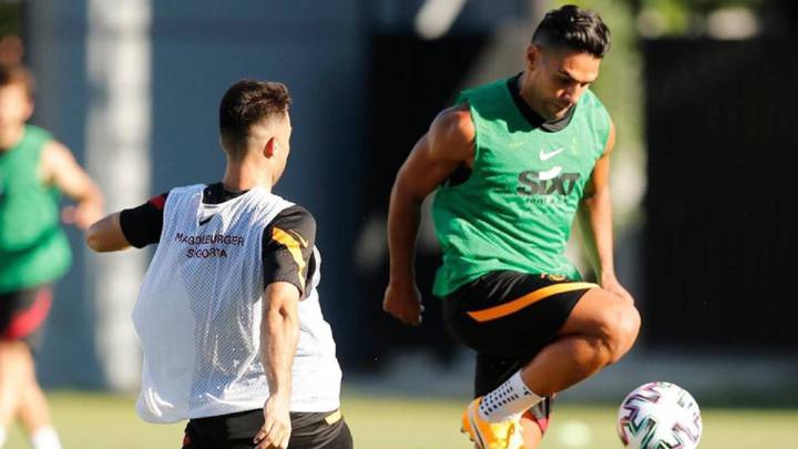 Falcao juega un amistoso con Galatasaray