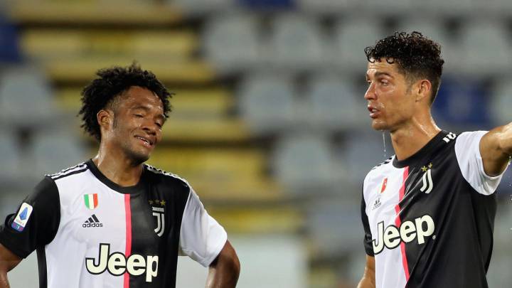 Juan Guillermo Cuadrado y Cristiano Ronaldo en la Juventus