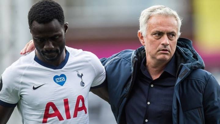 Davinson Sánchez y José Mourinho en Tottenham