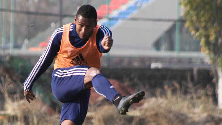 Wbeymar Angulo, volante colombiano que jugará con la Selección de Armenia