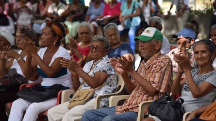 El Ingreso Solidario, que desde hace unos meses es entregado a través del Departamento de Prosperidad Social mediante una suma de 160.000 pesos, seguirá apoyando a los tres millones de hogares en condición de pobreza