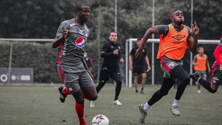 Adrián Ramos, delantero del América de Cali, habló previo al duelo ante el Junior por la Superliga en donde habló de la importancia de ganar el título