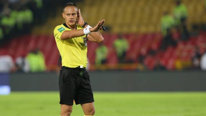 Edilson Ariza de Santander es el árbitro central para el juego de vuelta de la Superliga Águila entre América y Junior de este viernes 11 de septiembre
