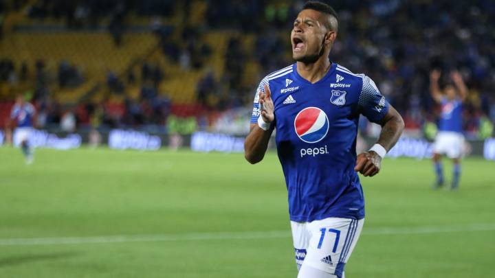 Ayron del Valle celebra un gol con Millonarios ante Boyacá Chicó