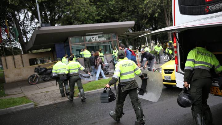 Juez ordenó captura contra los policías que asesinaron a Javier Ordóñez, luego de agredirlo hasta la muerte. La orden es de un juez de control de garantías