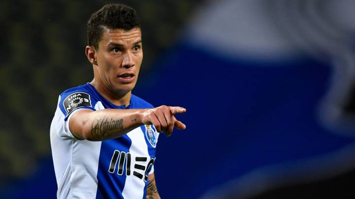 Matheus Uribe sería titular en el debut de Porto en la 20/21