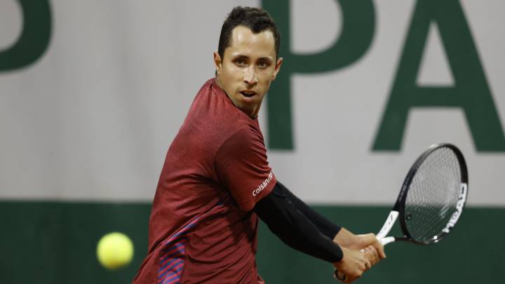 Daniel Galán vence a Norrie y clasifica a segunda ronda del Roland Garros