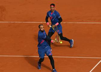 Cabal y Farah remontan y avanzan a cuartos de RG