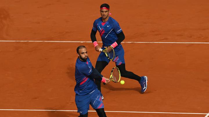 Juan Sebastián Cabal y Robert Farah, la pareja número 1 del mundo clasificó a cuartos de final del Roland Garros tras derrotar a Melzer y Roger Vasselin