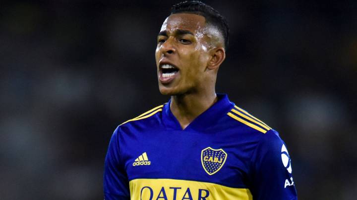 En Boca afirman tener una oferta por Sebastián Villa.