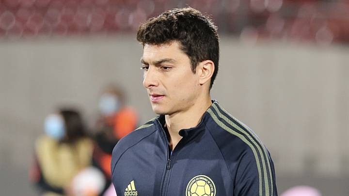 Stefan Medina se lesionó ante Chile y tendría un desgarro