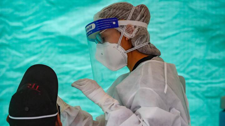 Casos, muertes y pacientes recuperados por coronavirus en Colombia a este sábado 17 de octubre de 2020. El país va en 952.371 casos por COVID-19.