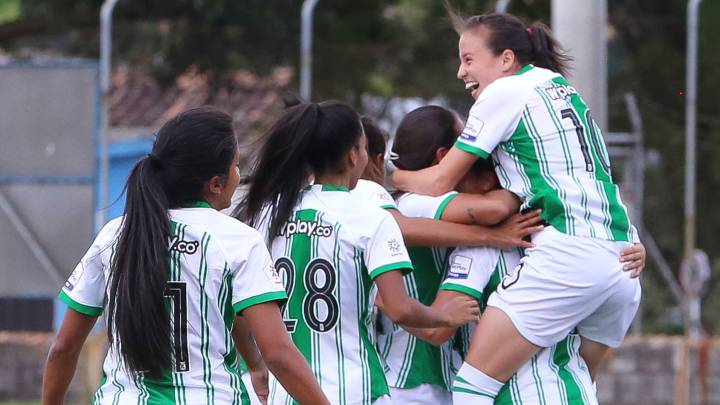 Atlético Nacional golea en su debut de la Liga Femenina al Bucaramanga 3-0. Paula Botero fue la gran protagonista del partido. La volante guió al equipo