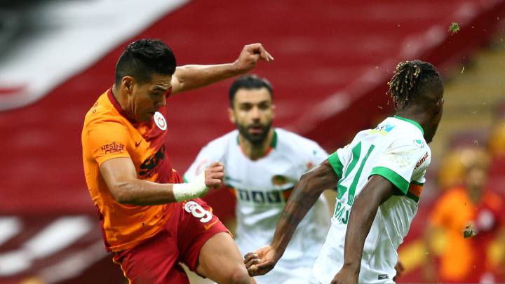Falcao García anotó en la derrota de Galatasaray.
