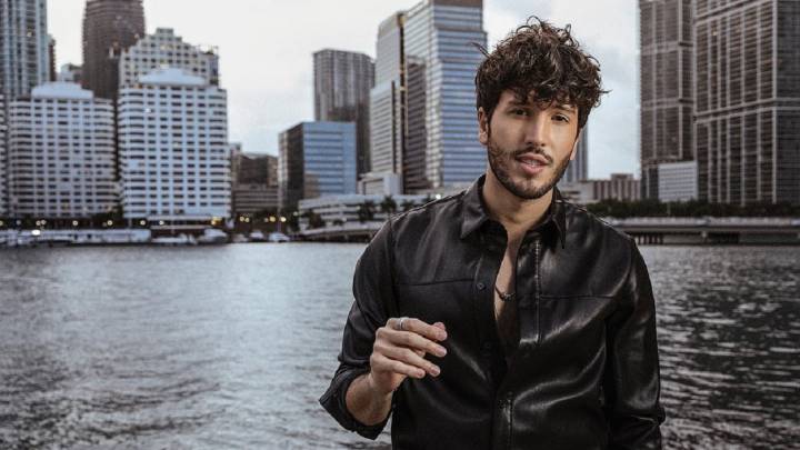 Sebastián Yatra y Tim Cook se reúnen para apoyar la inmigración