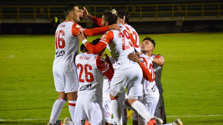 Independiente Santa Fe recibió a Patriotas en el juego de vuelta de la tercera ronda de la Copa BetPlay que se jugó en el estadio El Campín de Bogotá