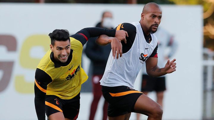 Falcao García, delantero del Galatasaray, sufre una tensión moderada muscular, según informó el equipo turco en su dictamen médico. Es duda para Selección
