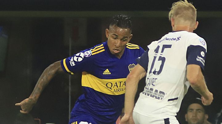 Sebastián Villa ante Talleres