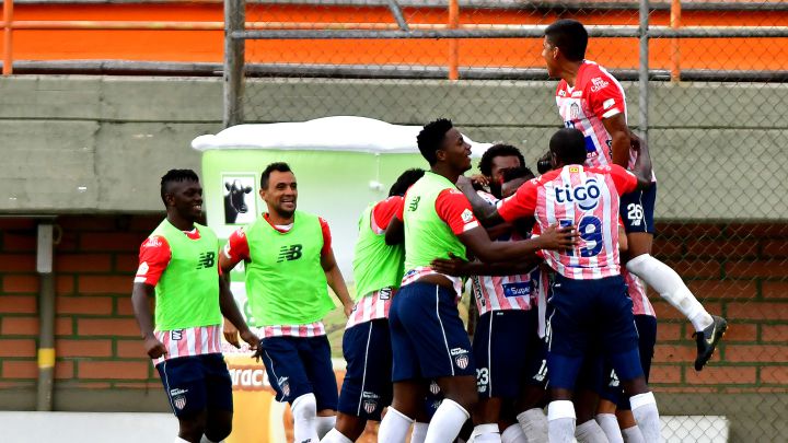 Envigado recibió al Junior de Barranquilla en el Polideportivo Sur en el desarrollo de los octavos de final de la Copa BetPlay que se juega a un partido