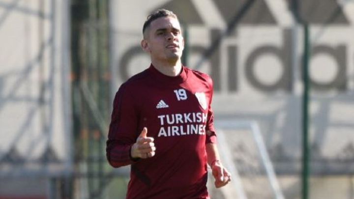 Rafael Santos Borré ya entrena con River Plate