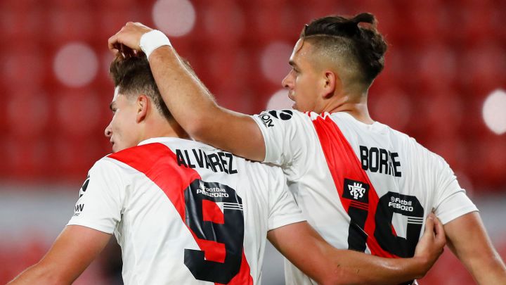 Rafael Santos Borré se prepara para volver con River Plate tras superar el COVID-19.
