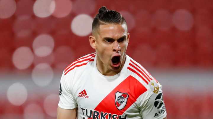 Santos Borré, jugador de River