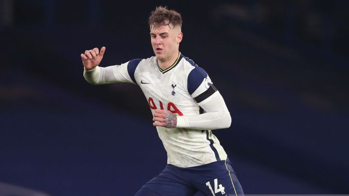 José Mourinho, DT del Tottenham, elogió a Joe Rodon, nueva competencia de Davinson Sánchez. El colombiano perdió la titularidad con el galés ante el Chelsea