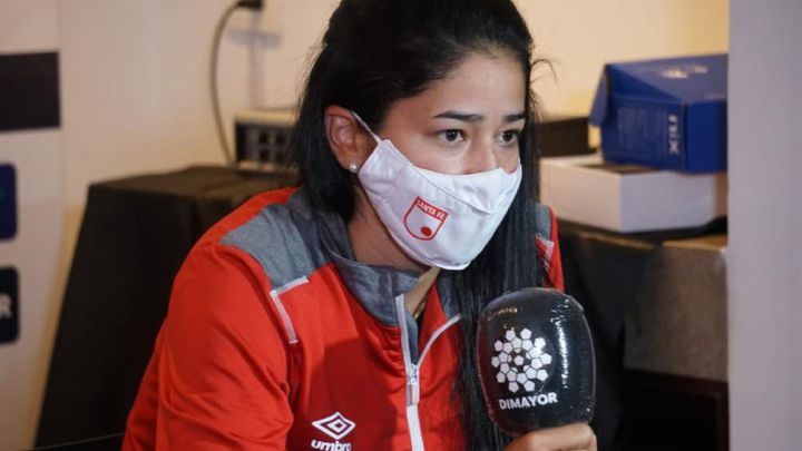 Fany Gauto en rueda de prensa