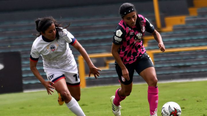 Liana Salazar, Gabriela Huertas, Viviana Acosta, Viverly Erazo y Lucero Robayo, son las cinco jugadoras de Santa Fe que repiten título en la Liga Femenina.