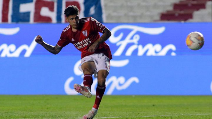 Nacional de Uruguay recibió a River Plate en el partido de vuelta de los cuartos de final de la Copa Libertadores de América en el Gran Parque Central