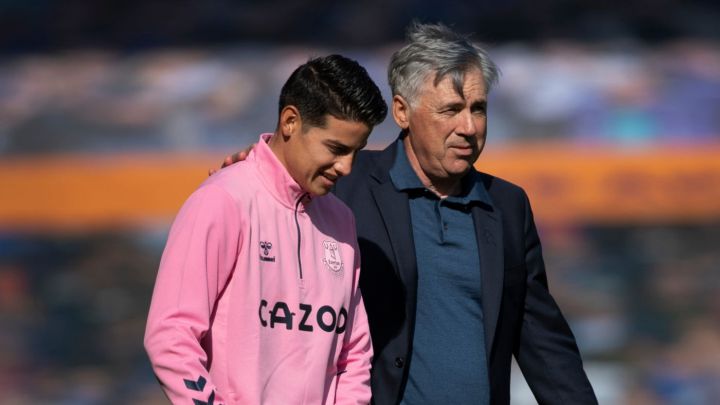 James Rodríguez y Carlo Ancelotti, jugador y entrenador del Everton