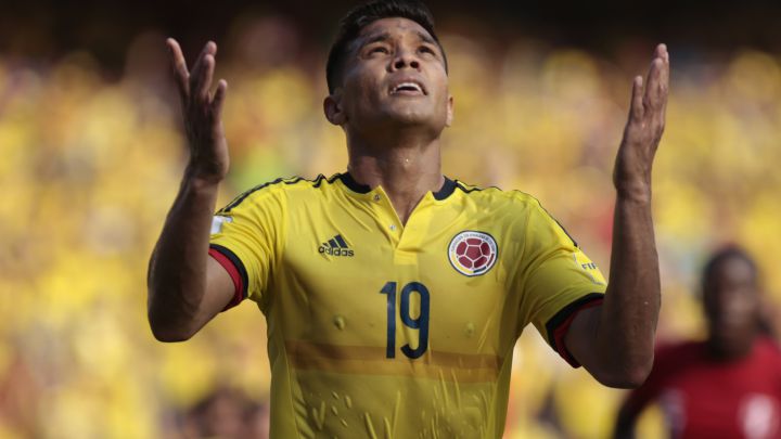 Teo Gutiérrez celebra un gol ante Perú