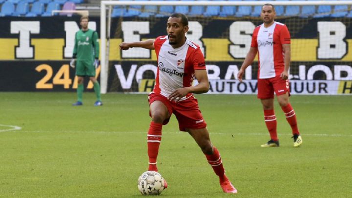 Michael Chacón, volante colombo-neerlandés llegará a Atlético Nacional para reforzar al equipo en 2021. El jugador llega del Emmen, equipo de Países Bajos