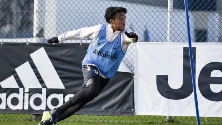 Juan Cuadrado, el único cambio en Juventus para visitar al Milan por Serie A.