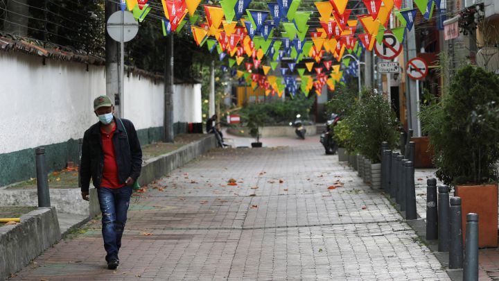Pico y cédula hoy, 7 de enero: cómo funciona en Bogotá, Cali, Medellín, Tunja, Chía. Varios municipios y ciudades del país regresaron a la restricción