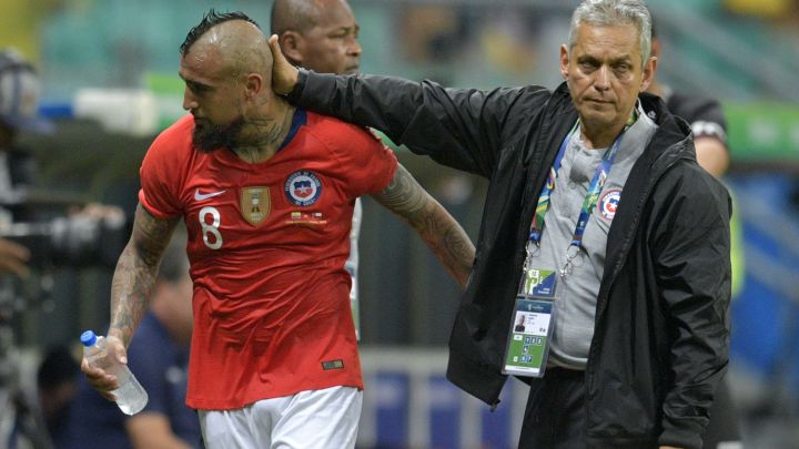 Arturo Vidal y Reinaldo Rueda en la Copa América de Brasil