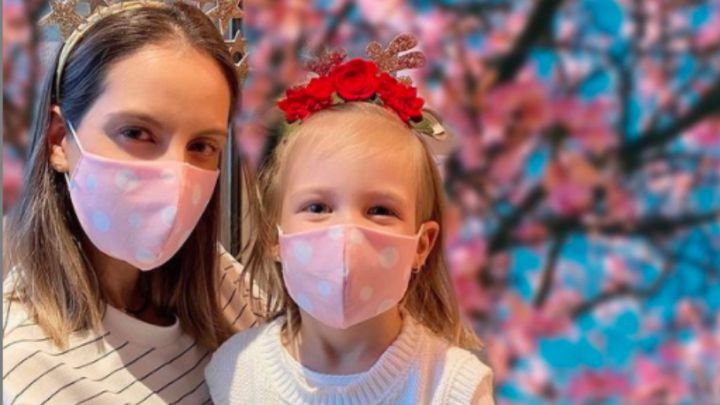 Laura Acuña y su familia se contagiaron de Coronavirus. La presentadora reveló que pesar de las medidas que tomó, la pandemia terminó afectándola