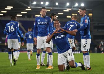 Con gol de Mina y asistencias de James, Everton avanza