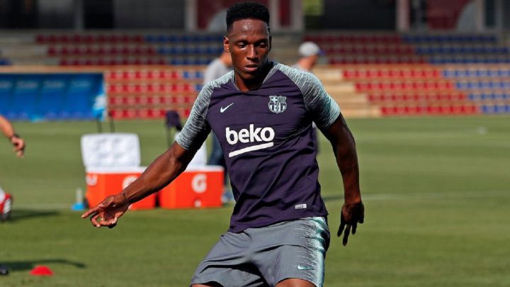 Yerry Mina en su época de jugador de Barcelona