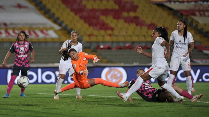 Santa Fe enfrenta a América en la Liga Femenina