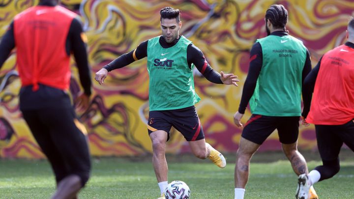 Falcao García entrena con Galatasaray, previo a Fenerbahce