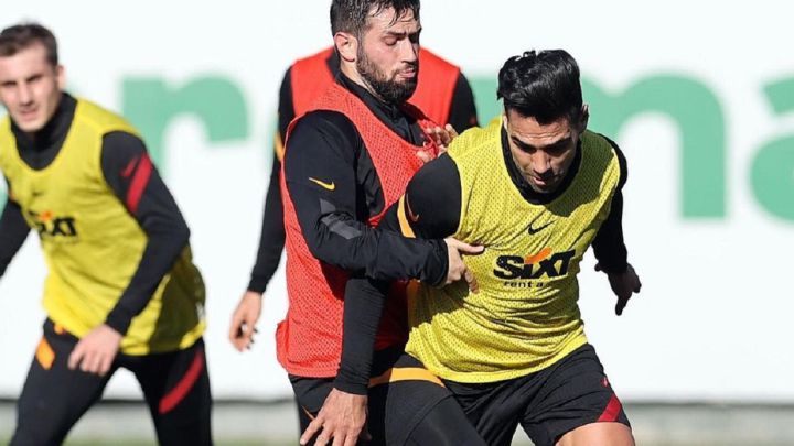 Falcao García, delantero del Galatasaray, habría tenido una reunión con Fatih Terim en donde le habló del deseo de estar el próximo sábado ante Fenerbahce
